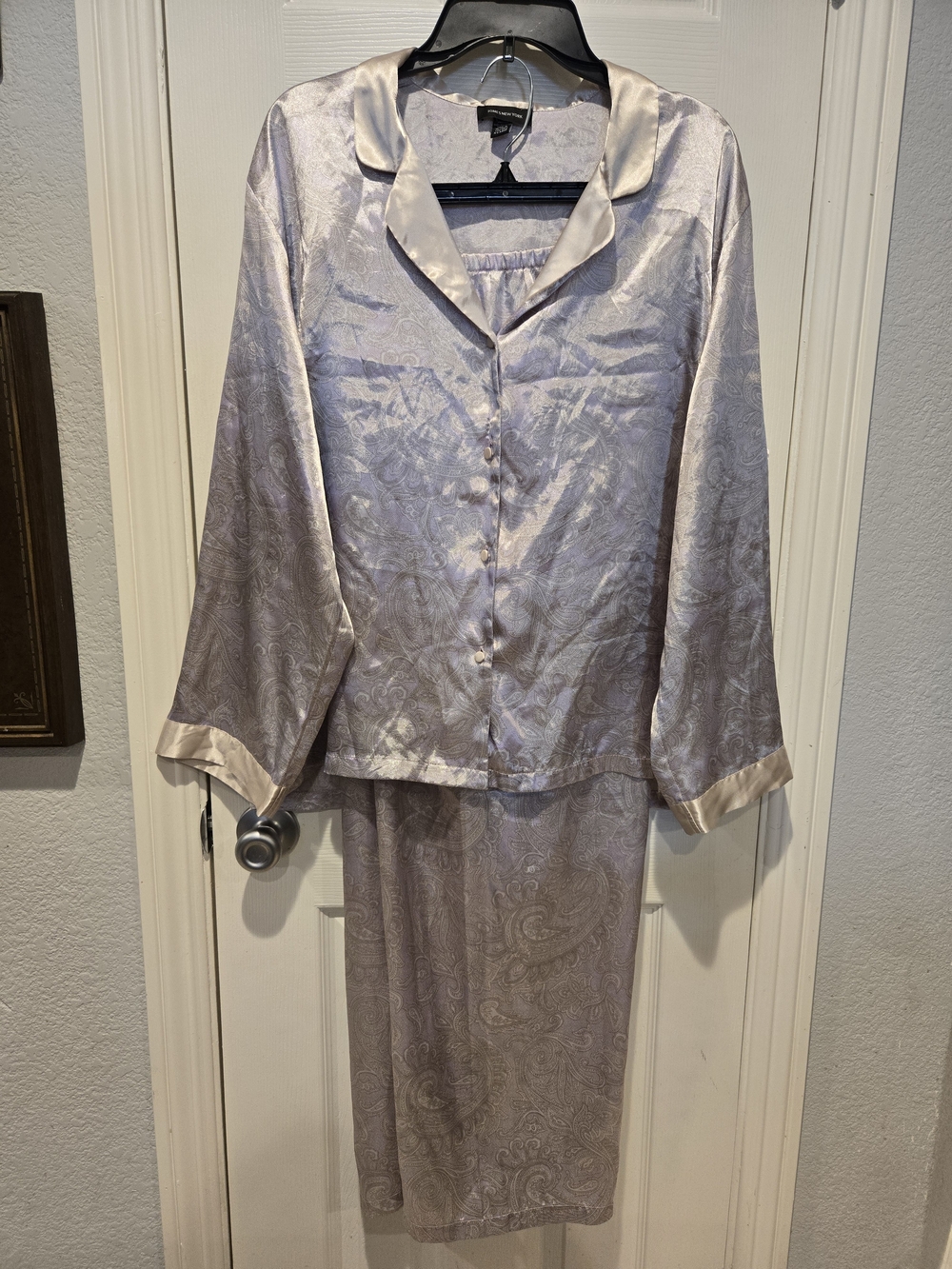 Jones New York Purple Lilac Satin Vintage Pajama Set Long-sleeve Button-down